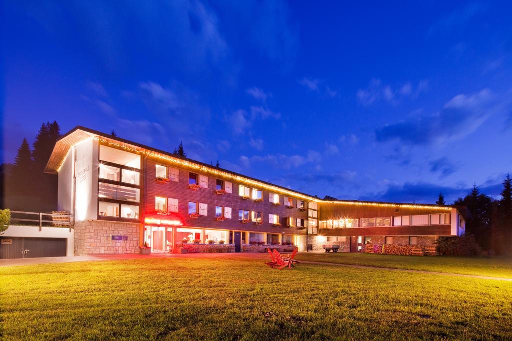Saanewald Lodge Saanenmöser Exterior foto